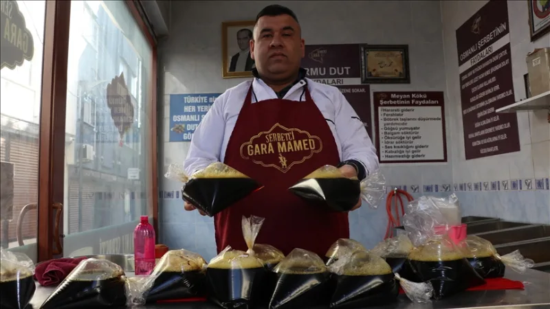 Nepakeičiamas Gaziantepo gyventojų gėrimas prie iftar stalų: 