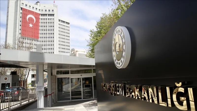 O Ministério dos Negócios Estrangeiros condenou as atividades de colonização na Cisjordânia e a repressão exercida por Israel contra os palestinianos