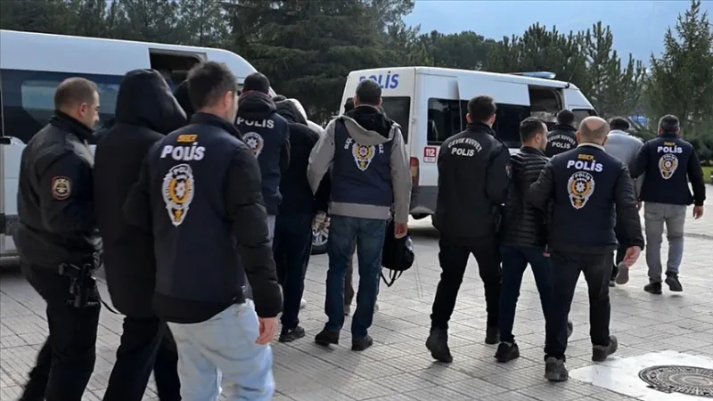 В прошлом месяце было проведено 787 операций по борьбе с наркотиками, незаконными ставками и азартными играми в интернете