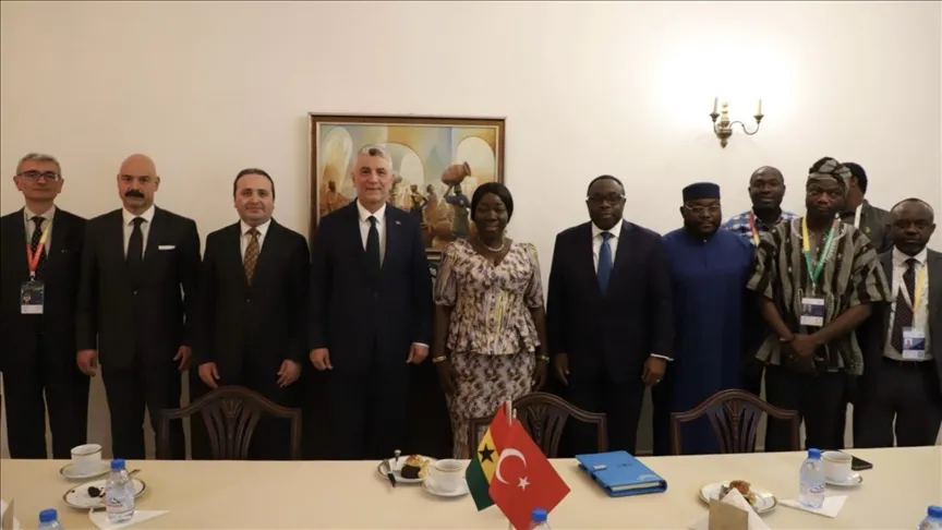 ボラット大臣は、世界貿易機関（WTO）第14回閣僚会議の枠組みの中で、二国間会談を行った