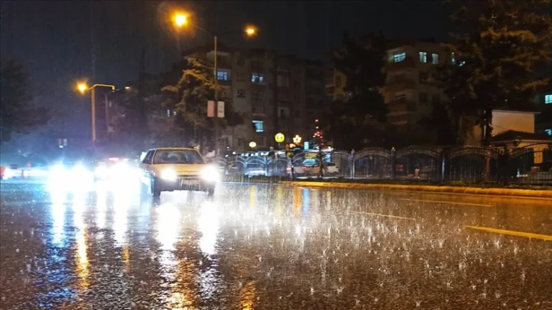 V Şanlıurfě byla kvůli přívalovým dešťům přerušena výuka ve čtyřech okresech