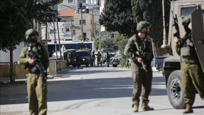 Netanjahu uvedl, že kvůli personální krizi prodlouží dobu vojenské služby