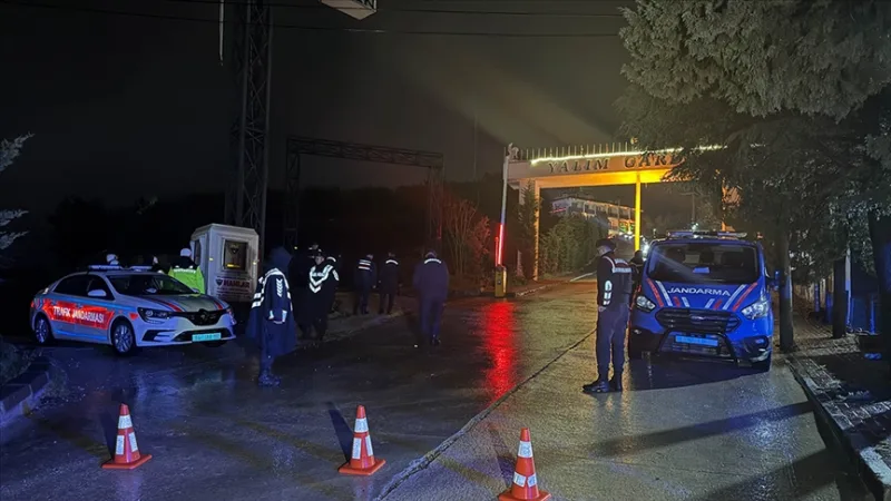 Ve čtyřech podnicích starosty města Uşak Yalima, který byl zadržen v rámci vyšetřování úplatkářství, proběhly domovní prohlídky