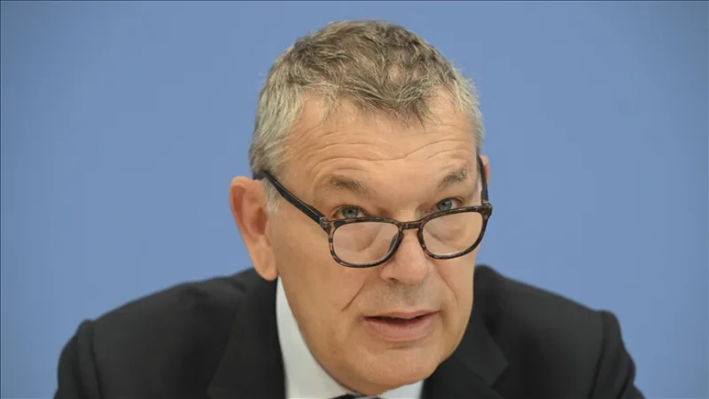 UNRWA komisaras pareiškė, kad yra „suglumintas“ dėl mirties bausmės įstatymo, nukreipto prieš palestiniečių kalinius