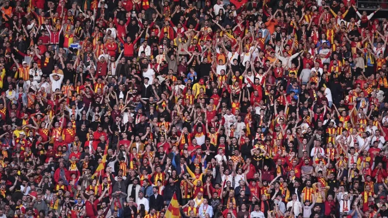 Pradėta išankstinė bilietų į „Galatasaray“ ir „Fenerbahçe“ derbį prekyba