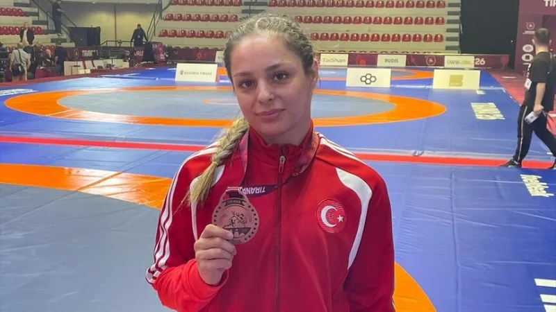 Национальная борчиха Туба Демир заняла третье место на чемпионате Европы