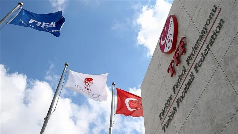 A PFDK aplicou uma pena de 21 dias de suspensão ao presidente do Samsunspor, Yüksel Yıldırım