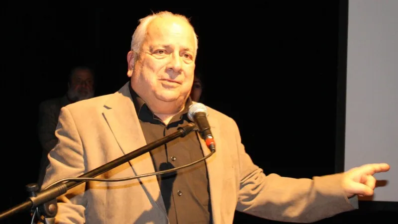O rosto hilariante dos palcos do teatro e do cinema: Zeki Alasya