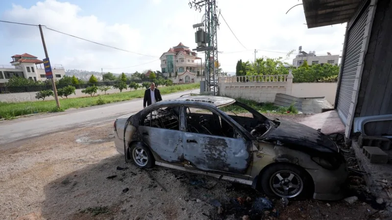 Os israelitas que ocuparam os territórios palestinianos incendiaram um veículo na Cisjordânia