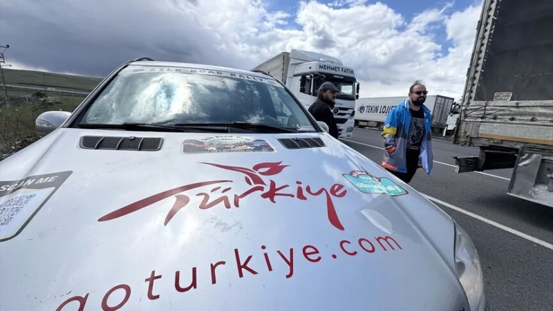 Het team van de Oost-West Vriendschaps- en Zijderoute-rally is vanuit Ardahan Georgië binnengereden